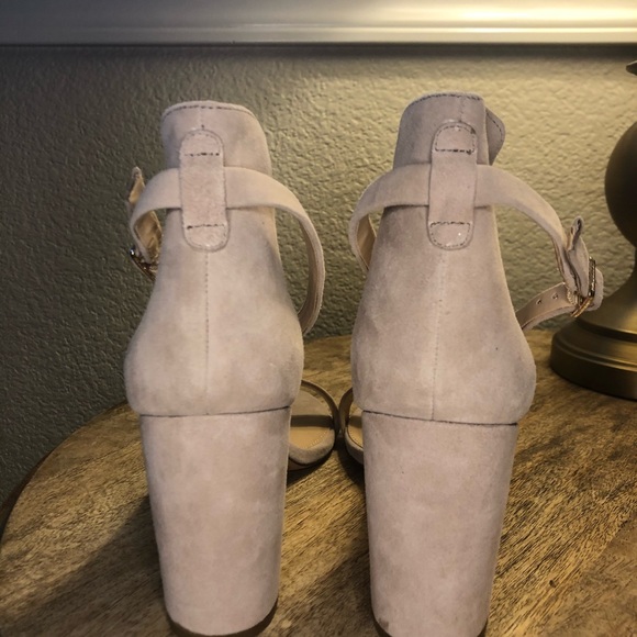 Vince Camuto 3 inch suede beige heels - Picture 3 of 6